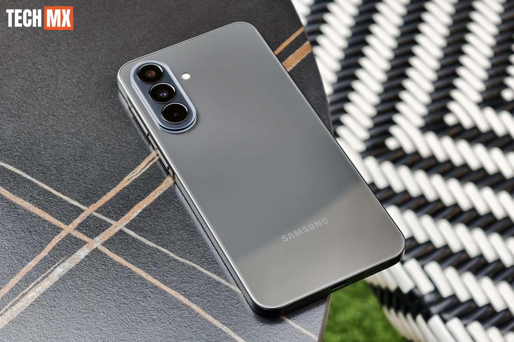 Samsung Galaxy A37 5G รีวิว