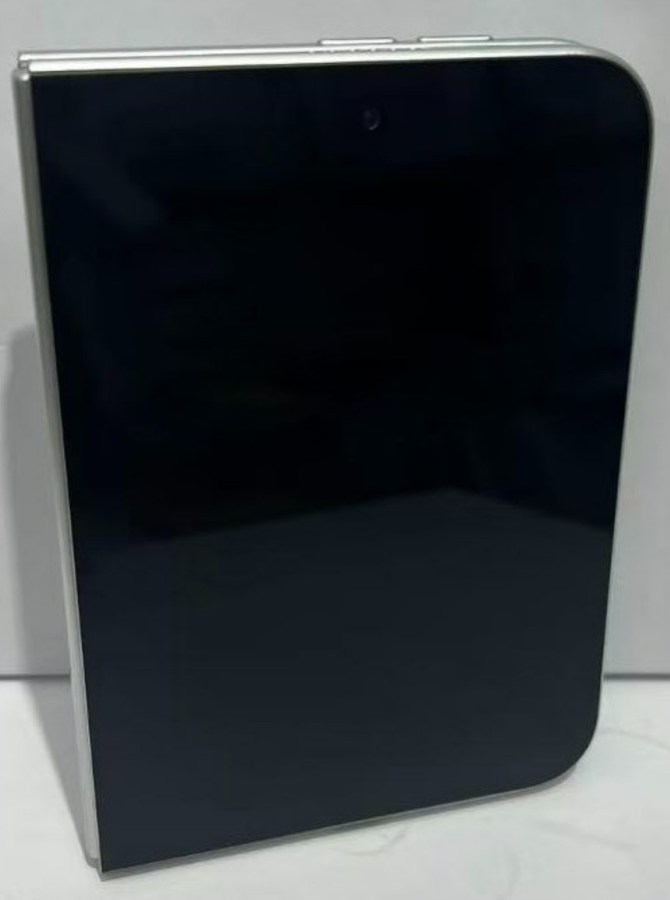 iPhone Ultra