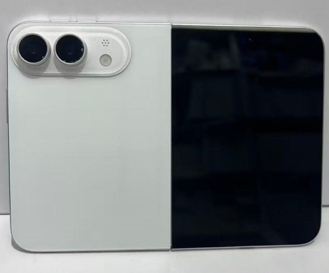 iPhone Ultra